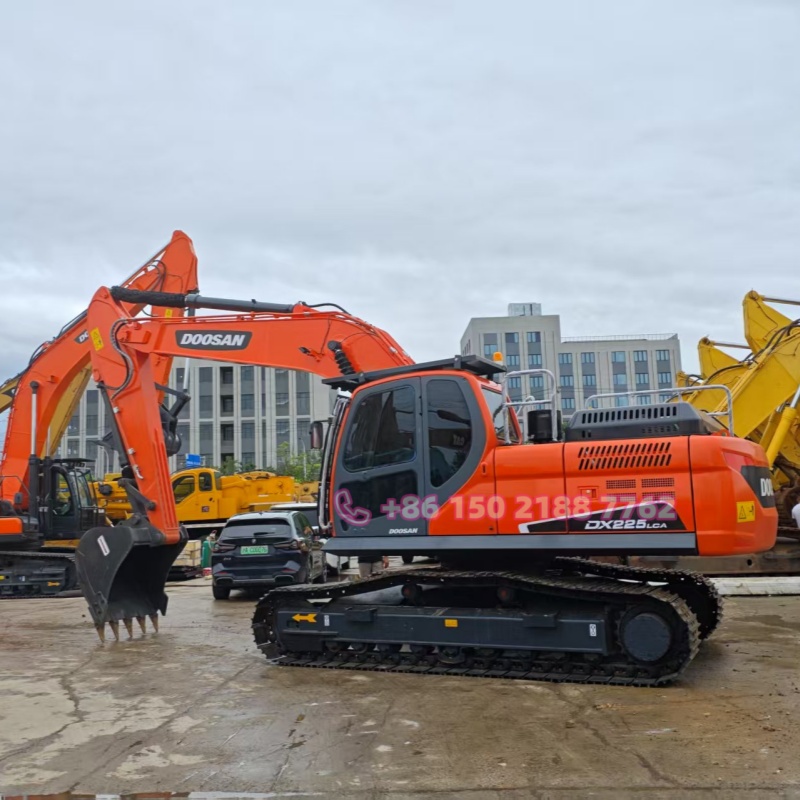 DOOSAN DX225