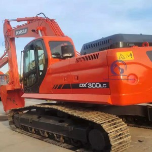 Used Doosan DX300LC excavator  good condition and trustworthy