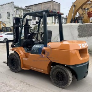 Toyota 5-ton Used forklift with strong carrying capacity
